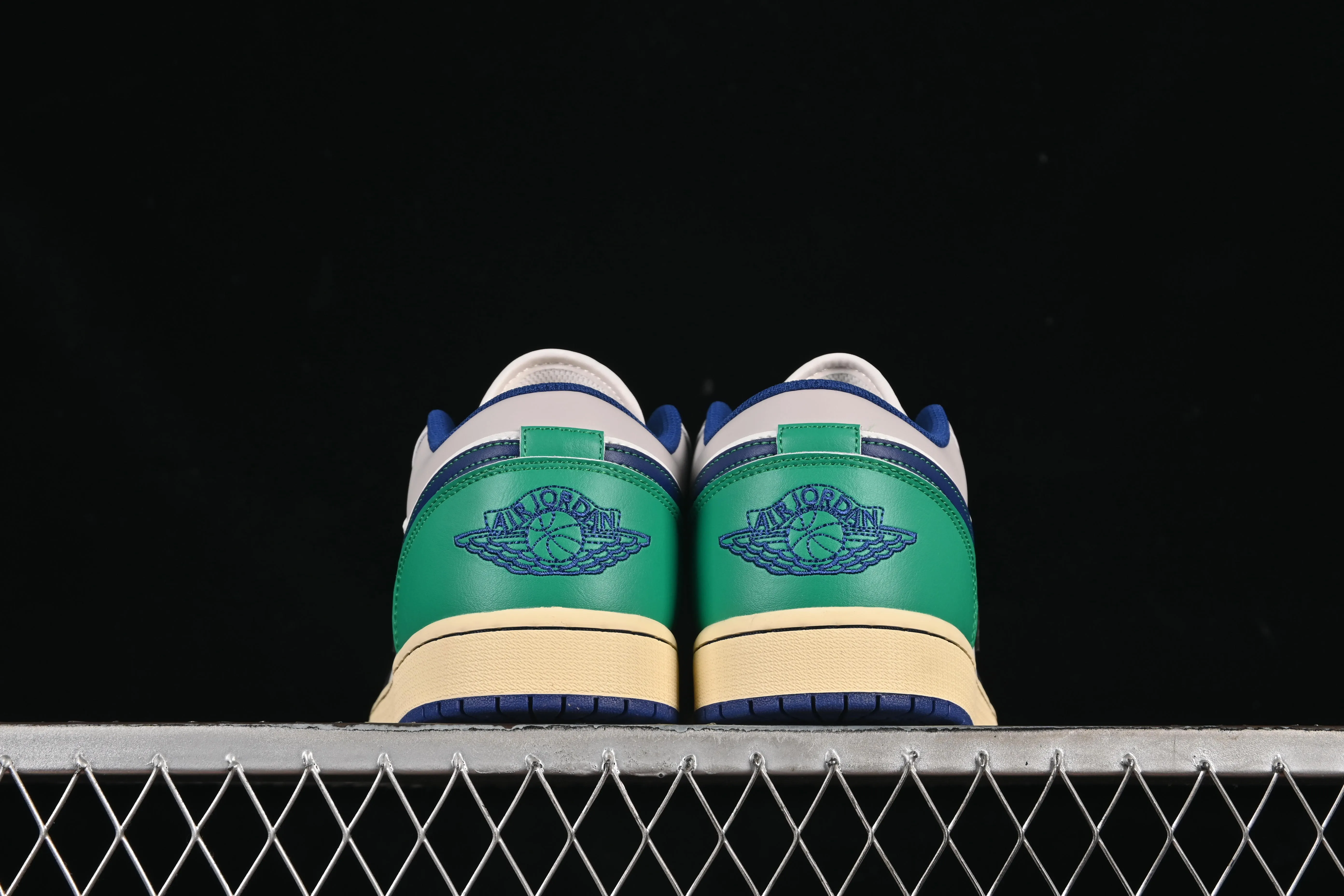 All categories Air Jordan Jordan series basketball shoes Air Jordan 1 Low Air Jordan 1 Low AJ1 Joe 1 blue and green color matching low-top cultural casual sneakers 553558-147